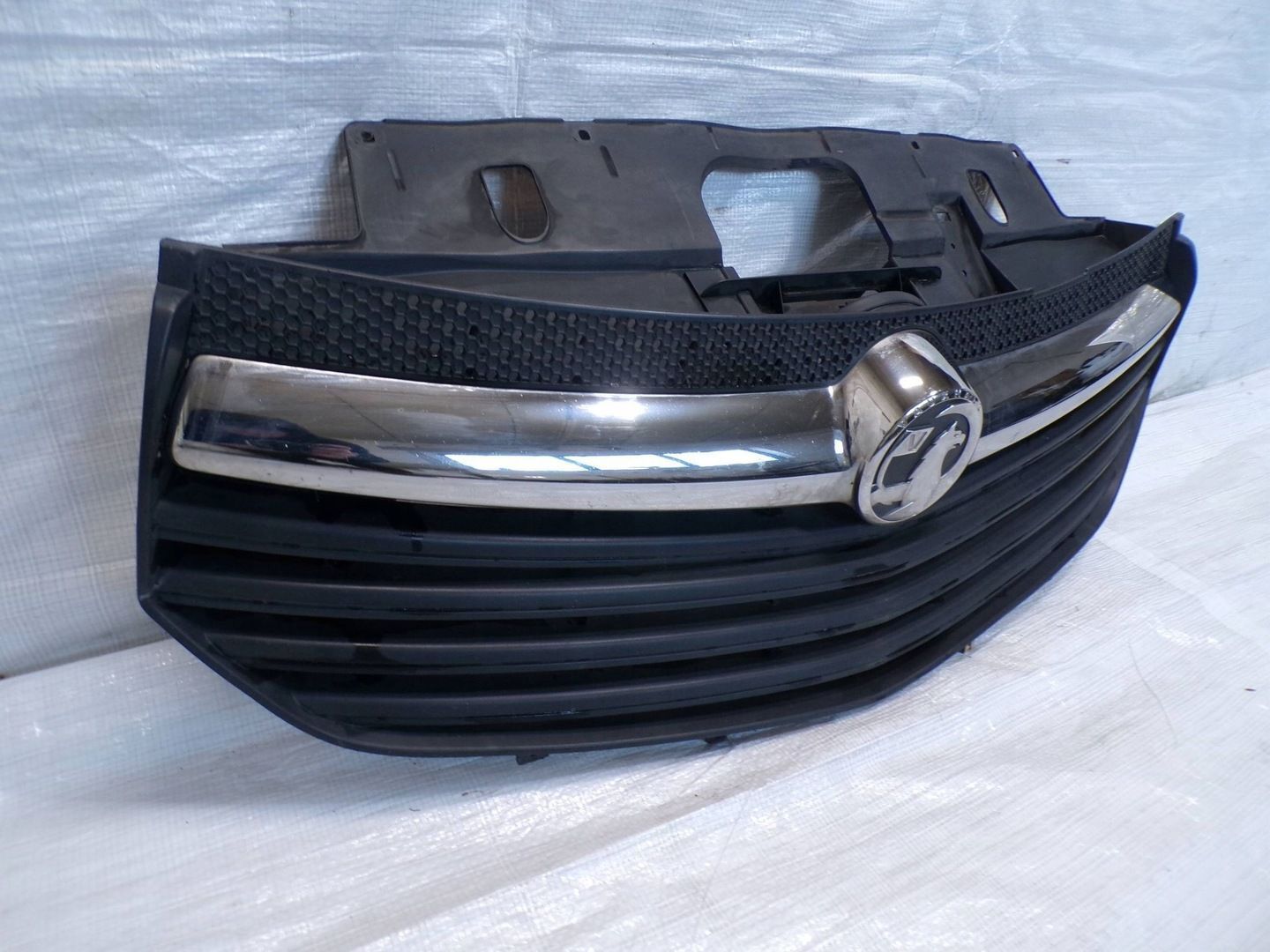 GRILL ATRAPA OPEL VIVARO B 93452300