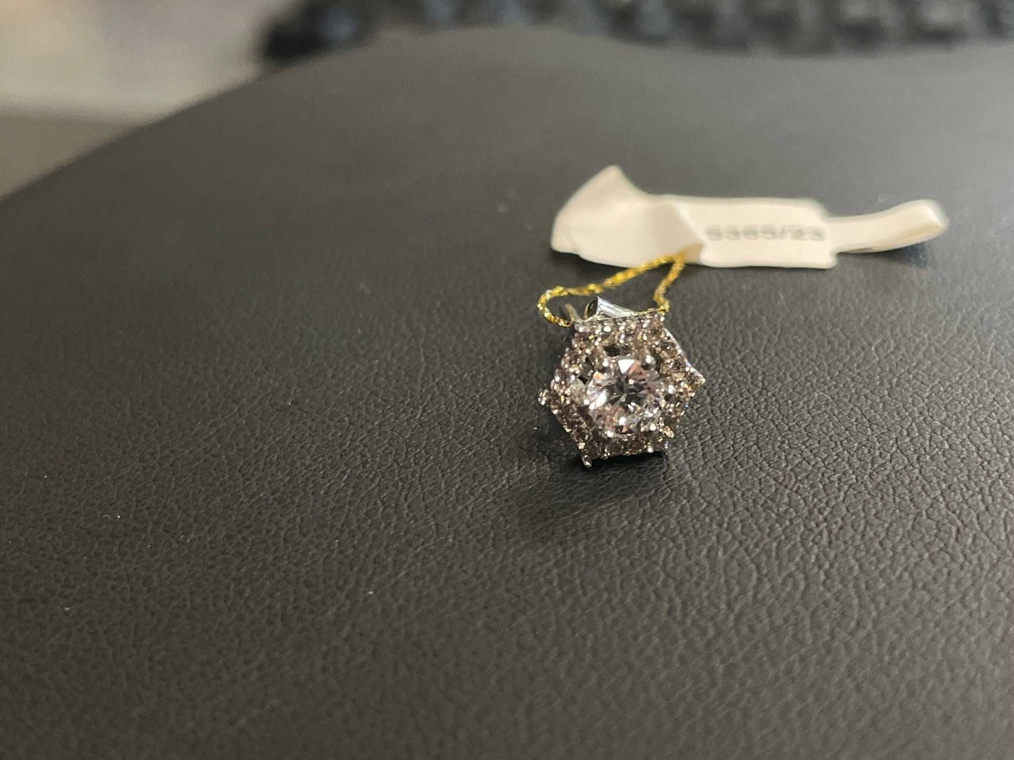 Pojedynczy kolczyk z białego złota 14kt (585) 2,35 gram
