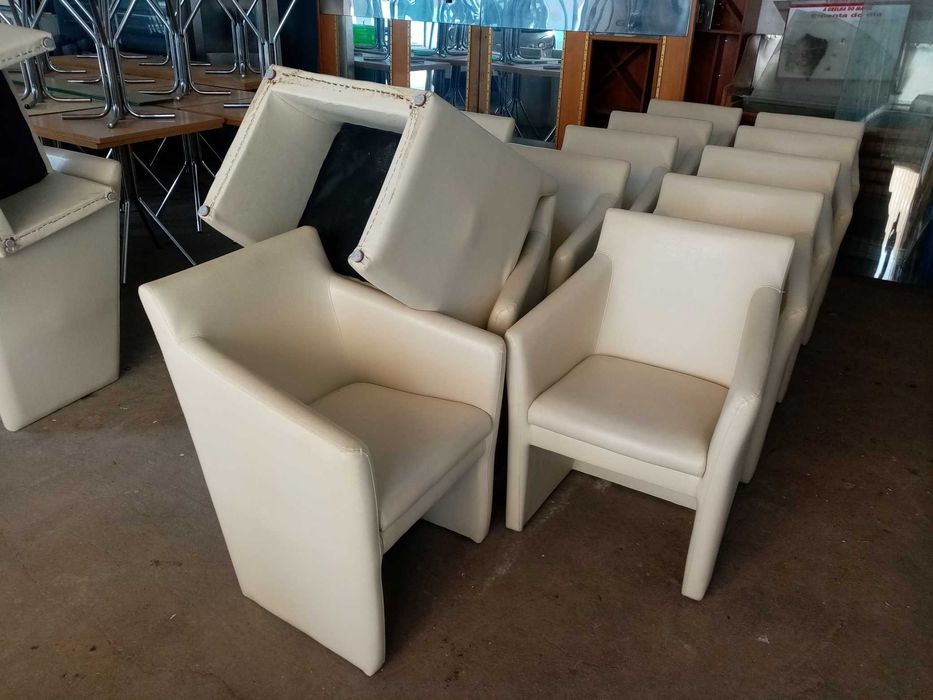 ACM1432 - Cadeirões Individuais em Napa - Usado