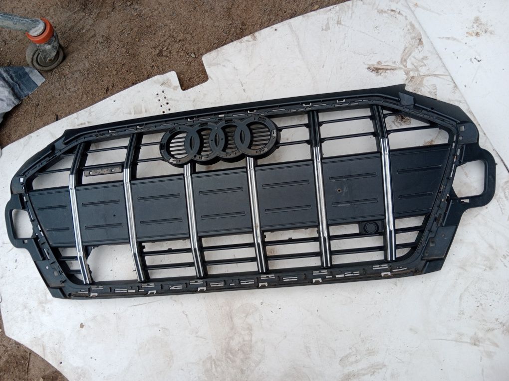 Audi A4 B9 Allroad grill atrapa