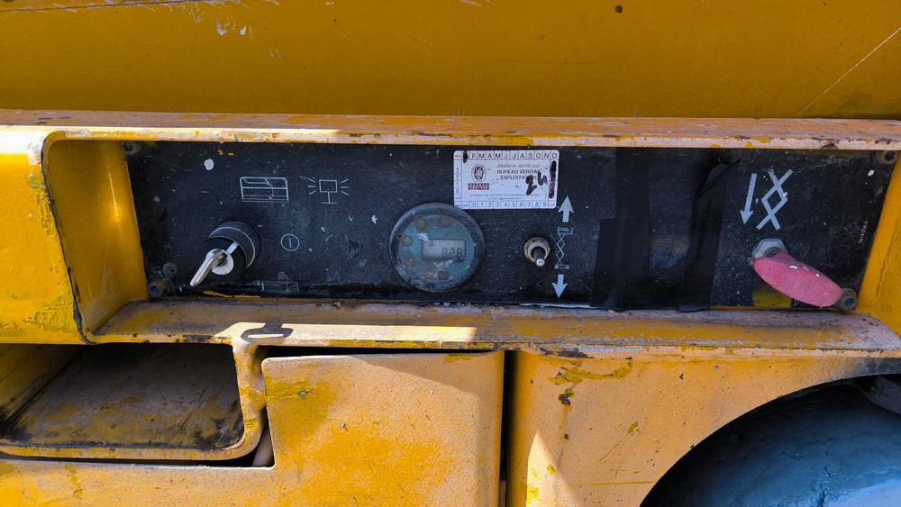 Podnośnik nożycowy zwyżka HAULOTTE Compact 8 rok 2008 cena brutto