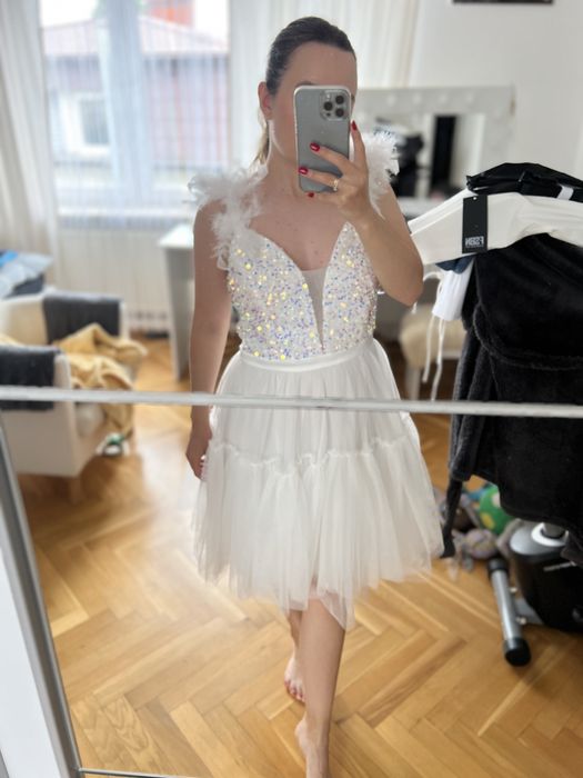 Krotka sukienka na slub