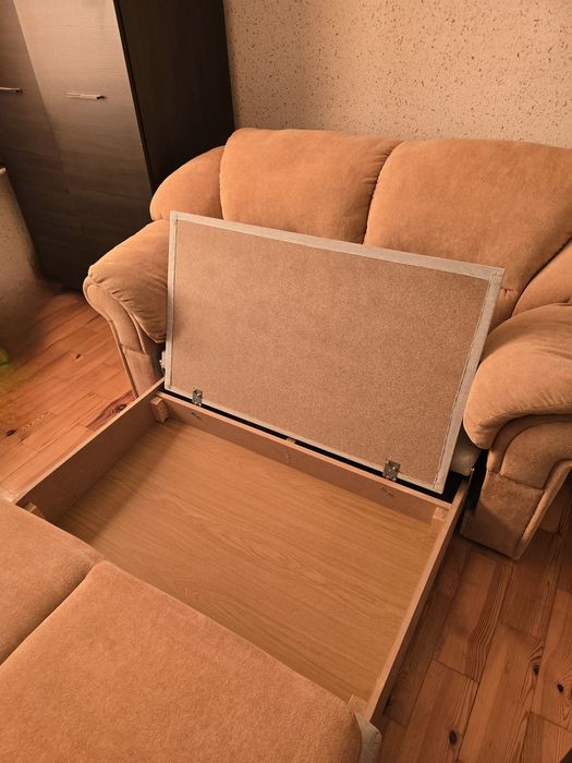 Sofa rozkładana ze schowkiem na pościel