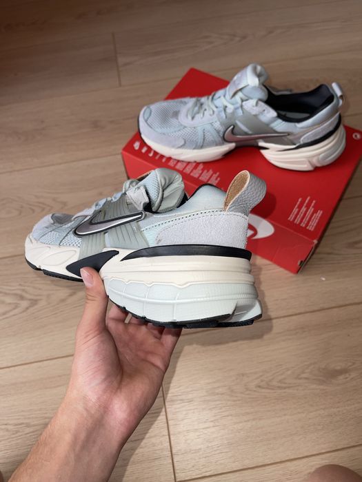 Кросівки Nike V2K RUN (FN6703 003)