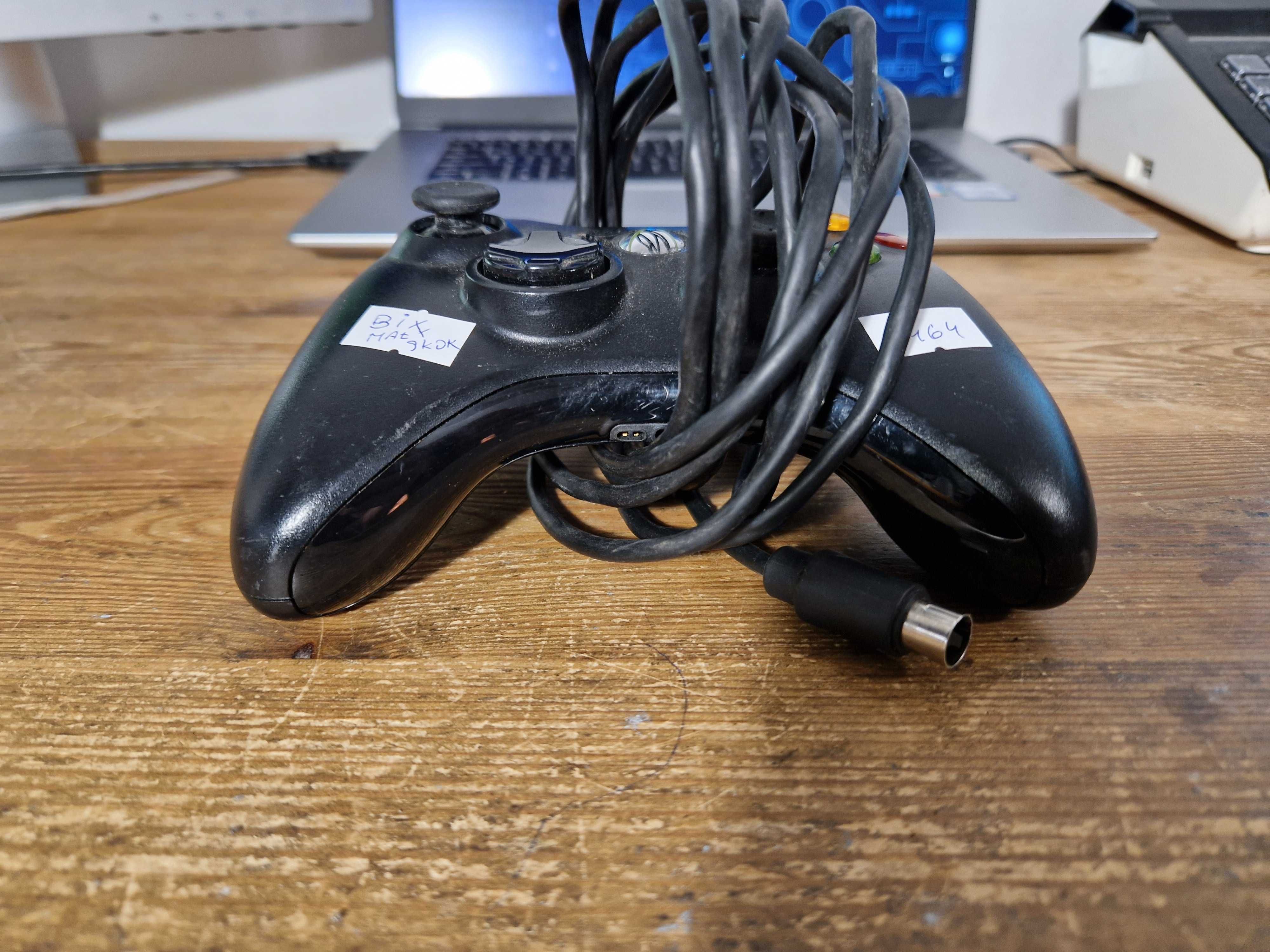 Pad przewodowy do konsoli Microsoft Xbox 360 czarny (2464)