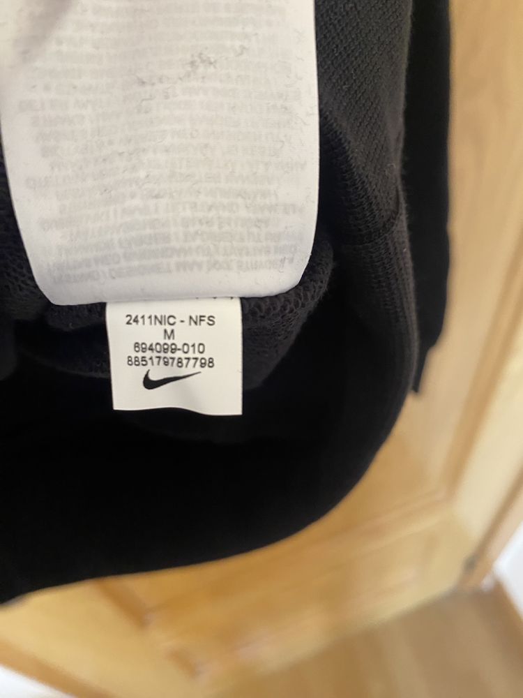Sweatshirt preta nike NOVA