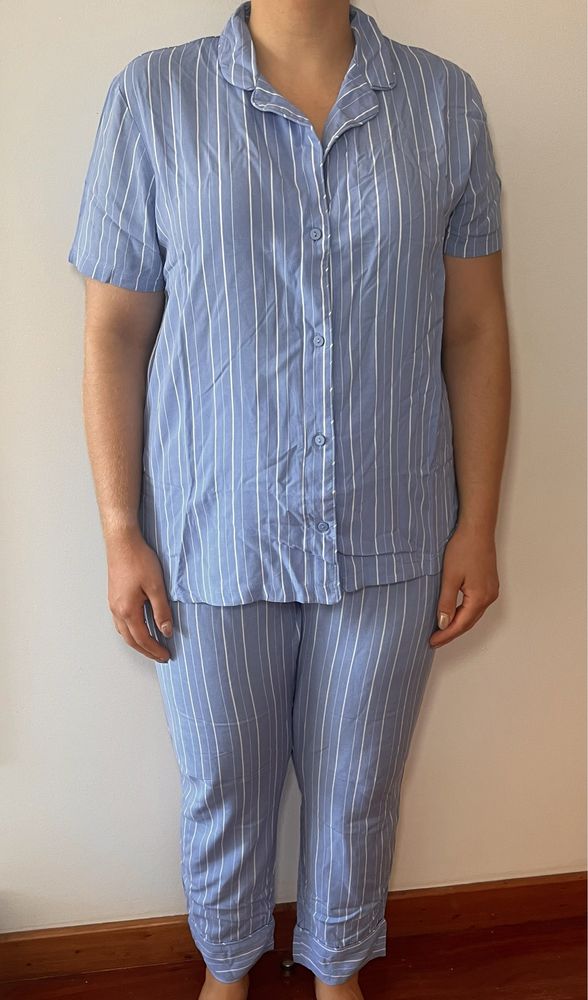 Pijama azul às riscas da Lefties