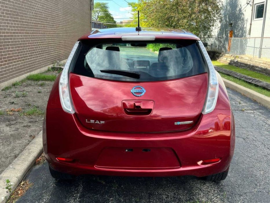 Nissan LEAF SL      2015