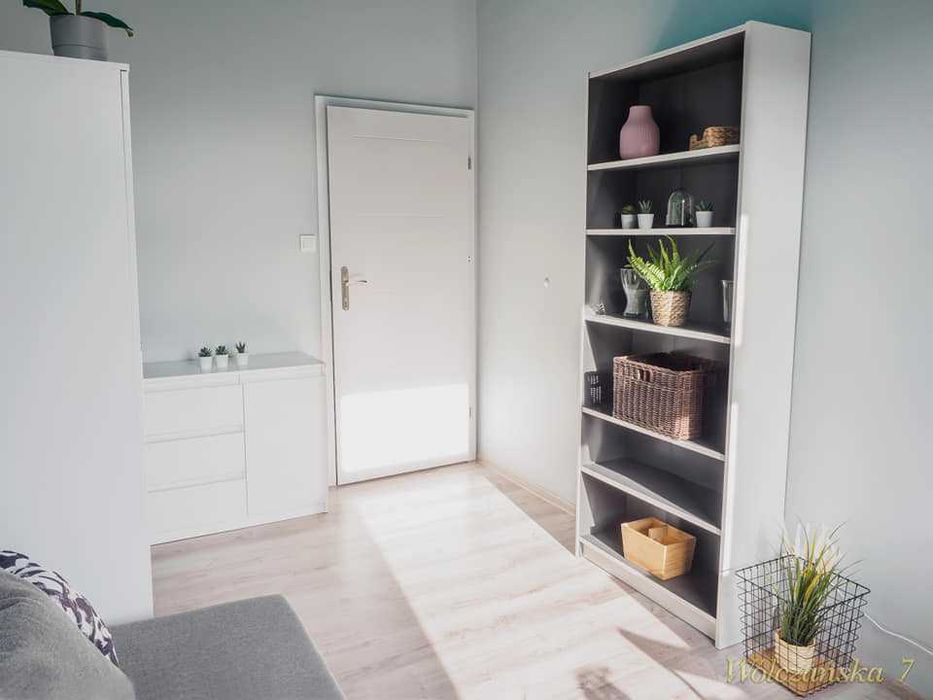 Wólczańska 7 - Pokój dla studentki w 3-osobowym mieszkaniu m.19 AMUZ