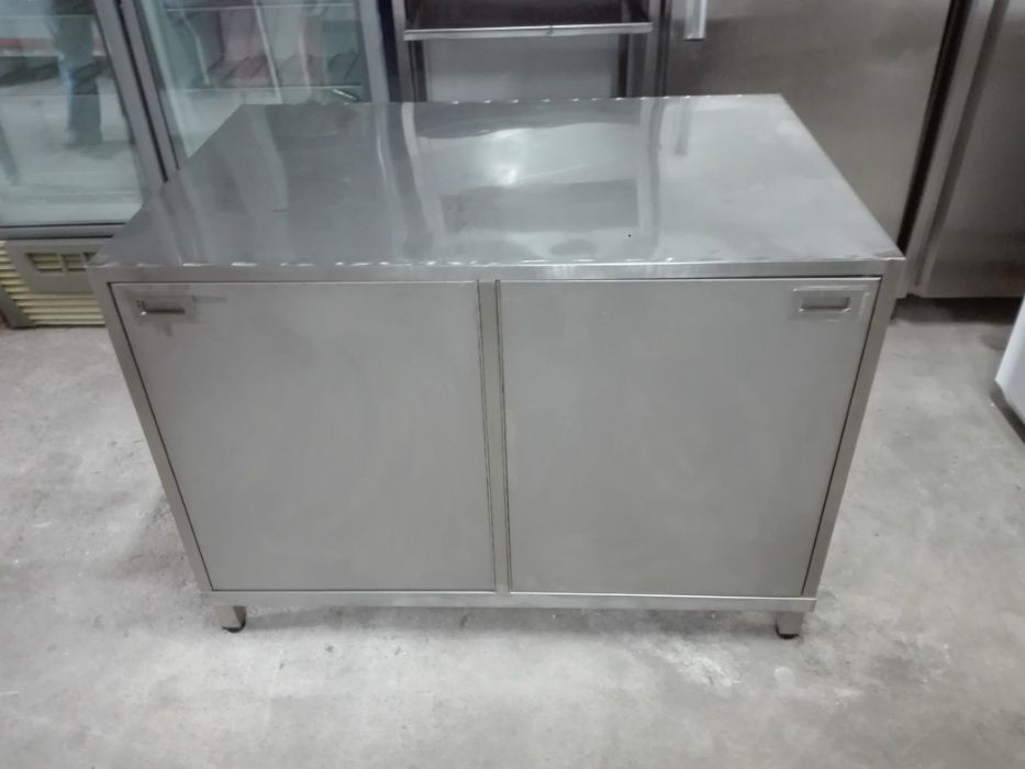 Bancada inox fechada c/ portas 1200x800x850 mm