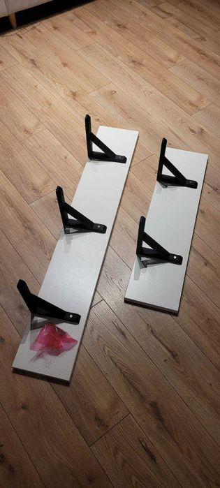 Zestaw półek ze wspornikami - IKEA Bergshult - uniwersalny styl