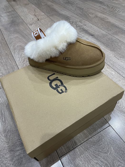 Жіночі тепленькі уггі  Ugg Funkette кольору кемел