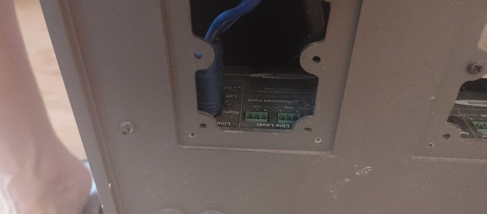 Subwoofer JBL Pro do systemu Soundzone Business Music System SMS1/230