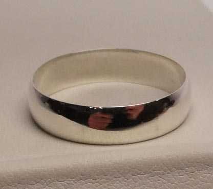 Srebrna półokrągła obrączka  R.26. 5,4 mm.