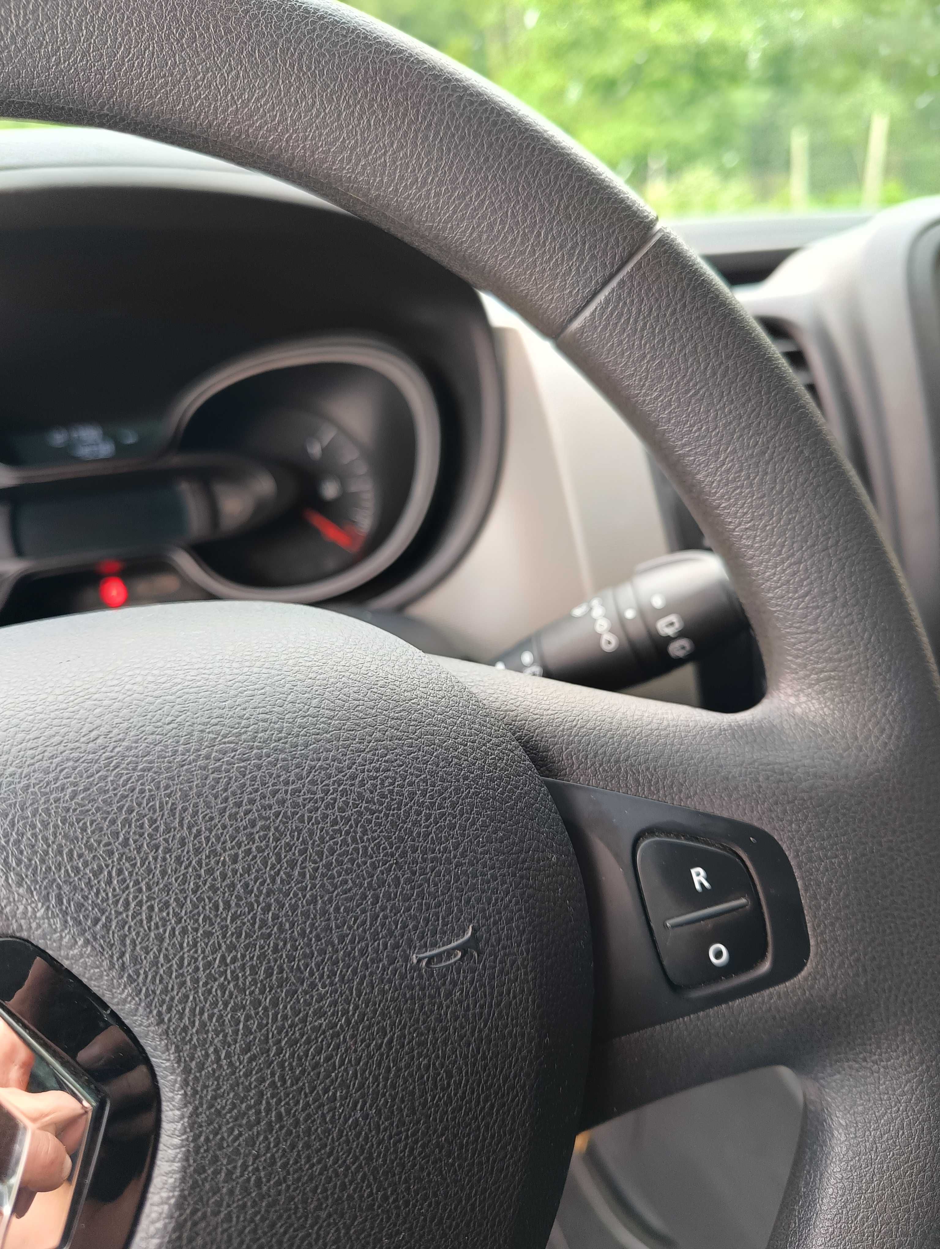 Renault Trafic 9 osób kamper 1 właściciel od nowości 122000km !!!