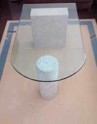Mesa de centro em vidro e pedra
