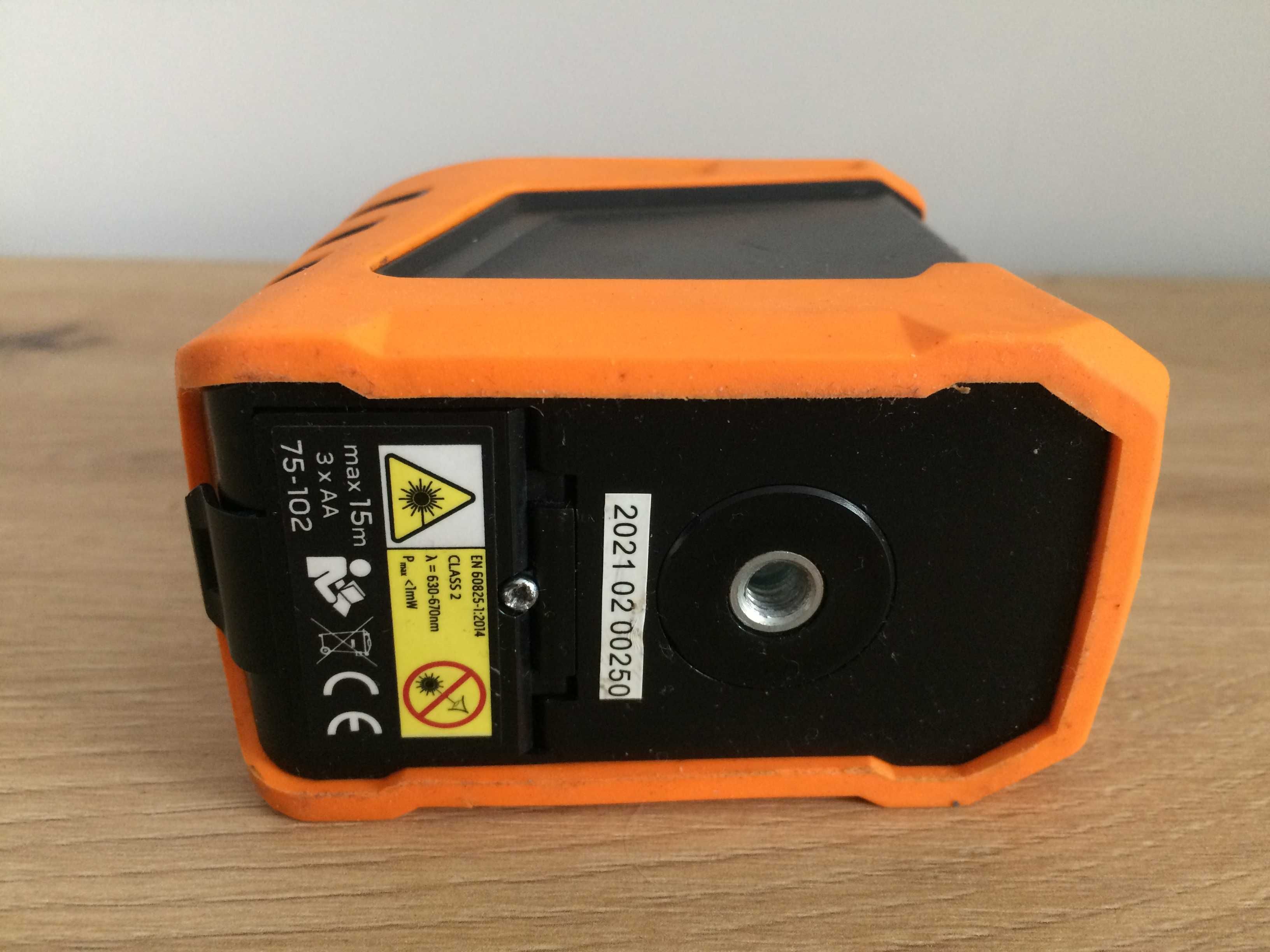 Laser krzyżowy firmy NEO TOOLS model 75-102 -360 stopni.