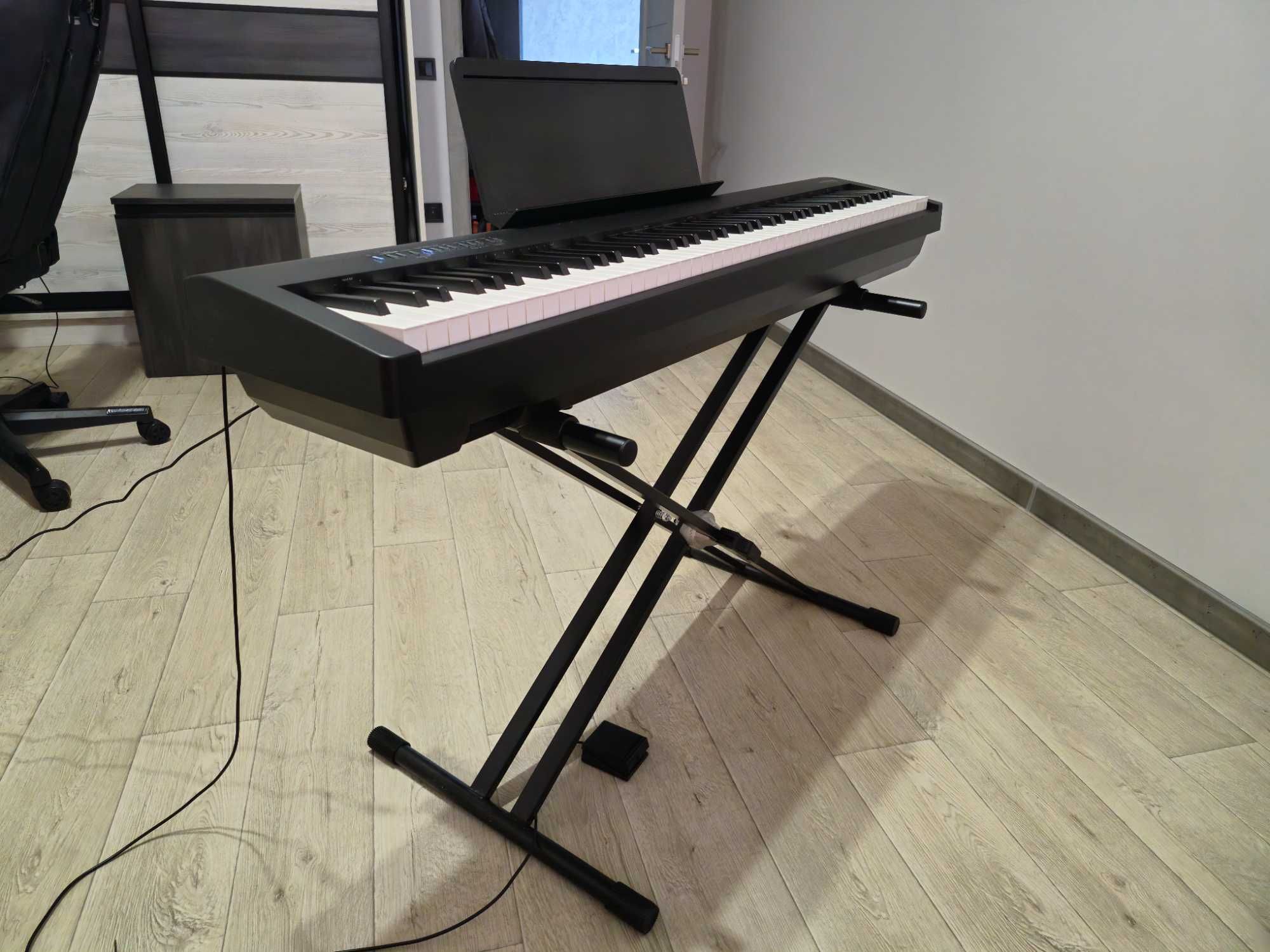 ROLAND FP-30X +підставка для фортепіано