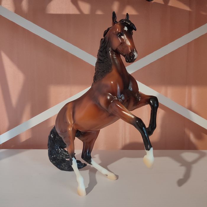 Кінь Breyer Jasper 301160