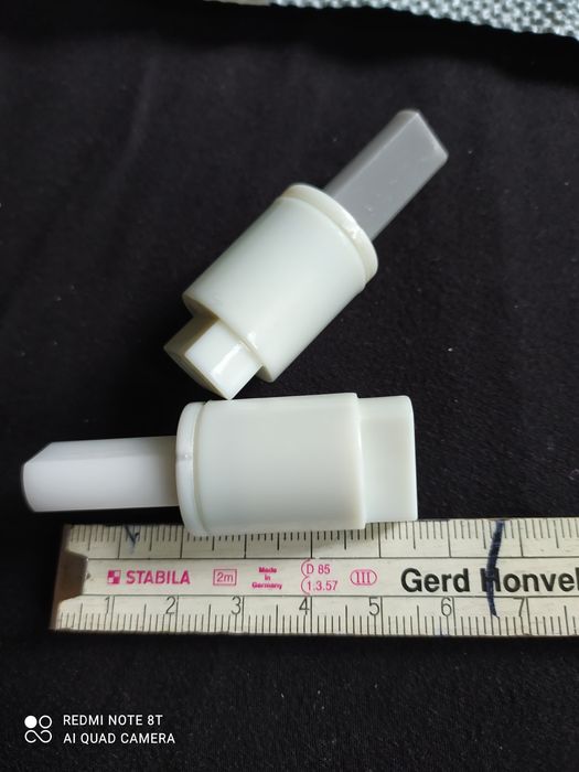 Tłumiki do wolnoopadającej deski klozetowej