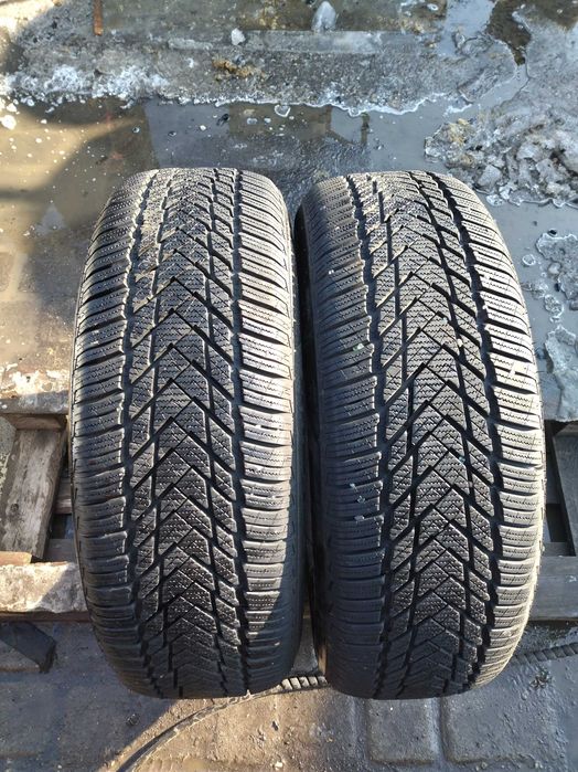 205/60R16 RoyalBlack RoyalWinter HP 96H Dot3523 2szt. zima 7mm.