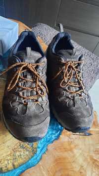 Krótkie buty trekkingowe firmy MEINDL