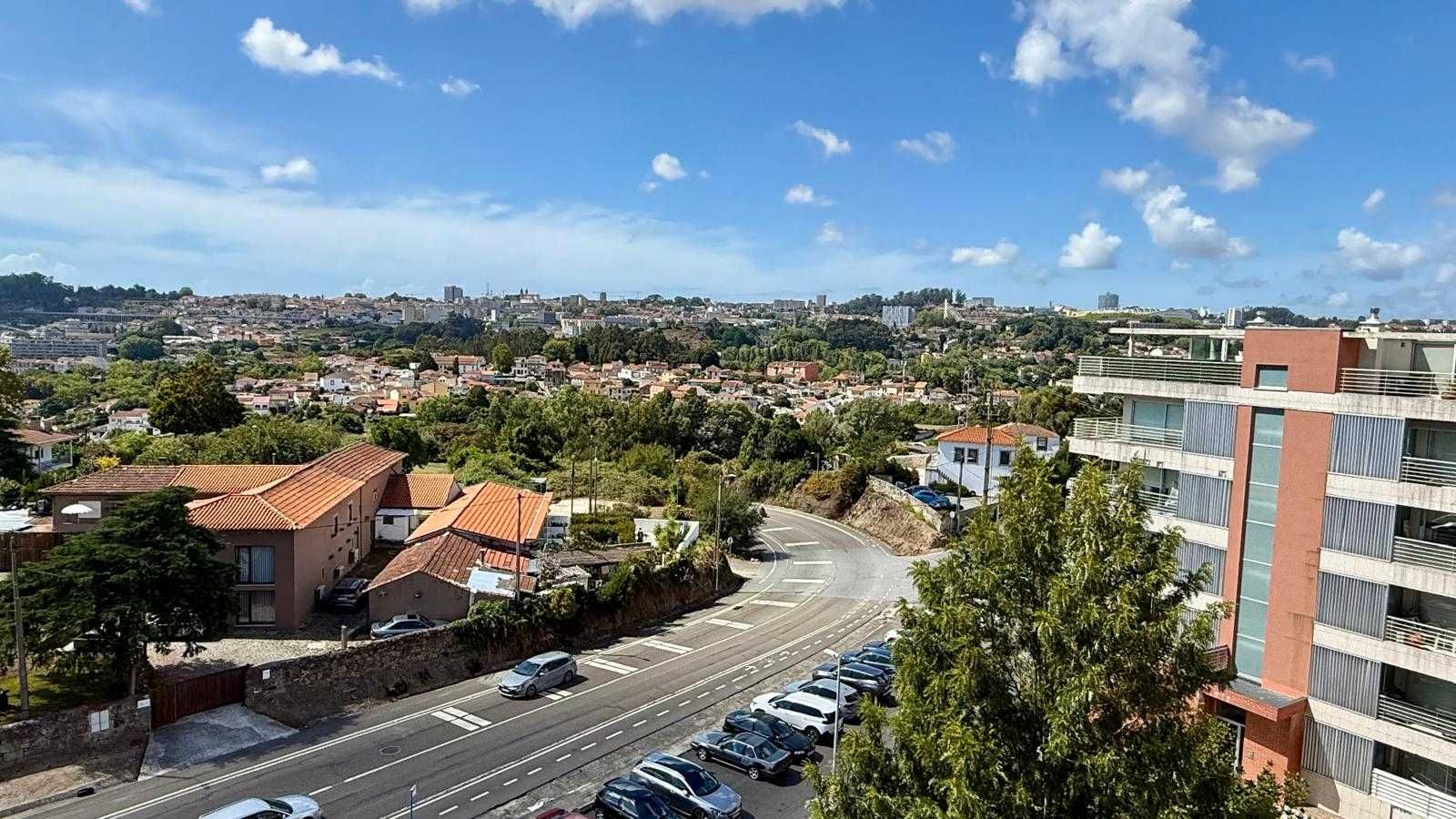 T3 Triplex em Condomínio Fechado