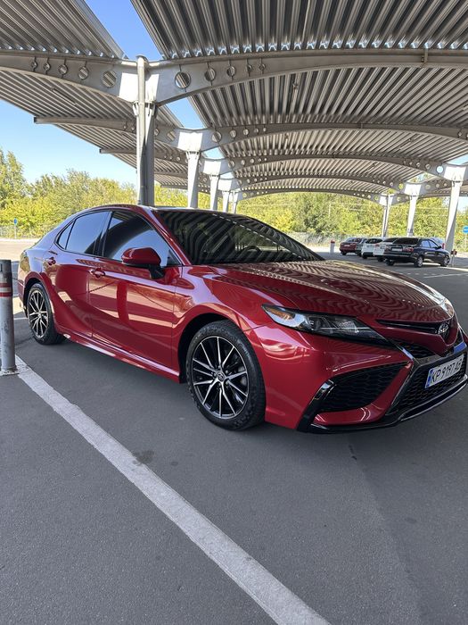 Toyota Camry 75 2021 рік