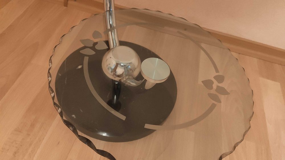 Скляний круглий стіл в ідеальному стані!