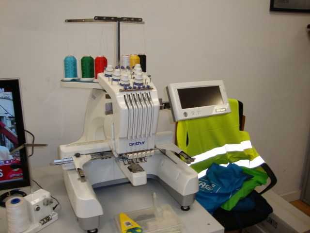 Máquina de bordar professional  Brother PR - 620