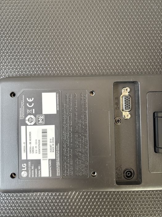 Monitor led LG incluindo cabos