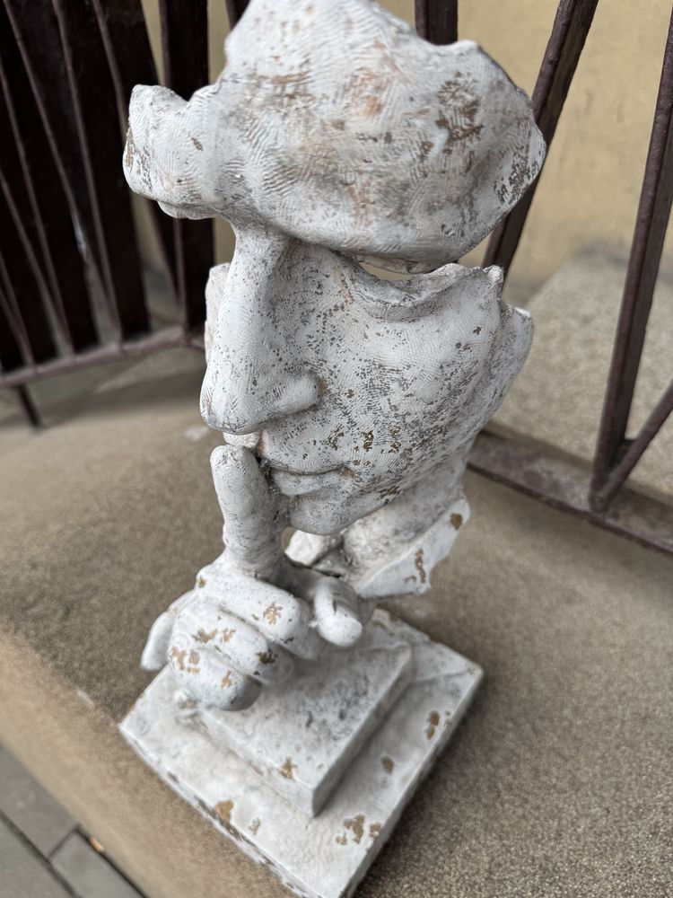 Figura “CISZA”. Rzeźba twarz - kamienno – cementowy