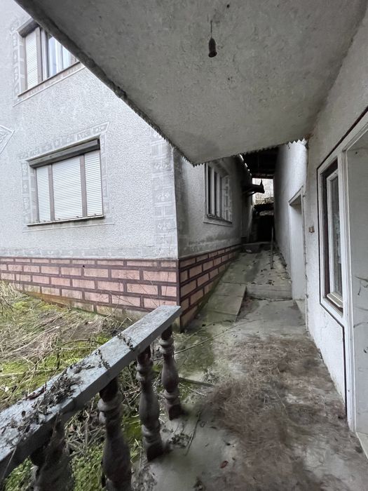 Продається двоповерховий будинок