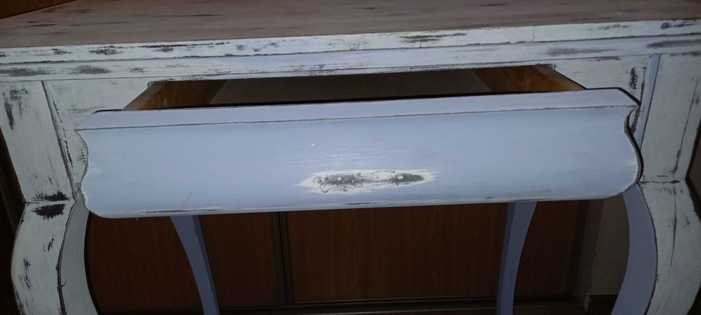 piękny stylowy stolik