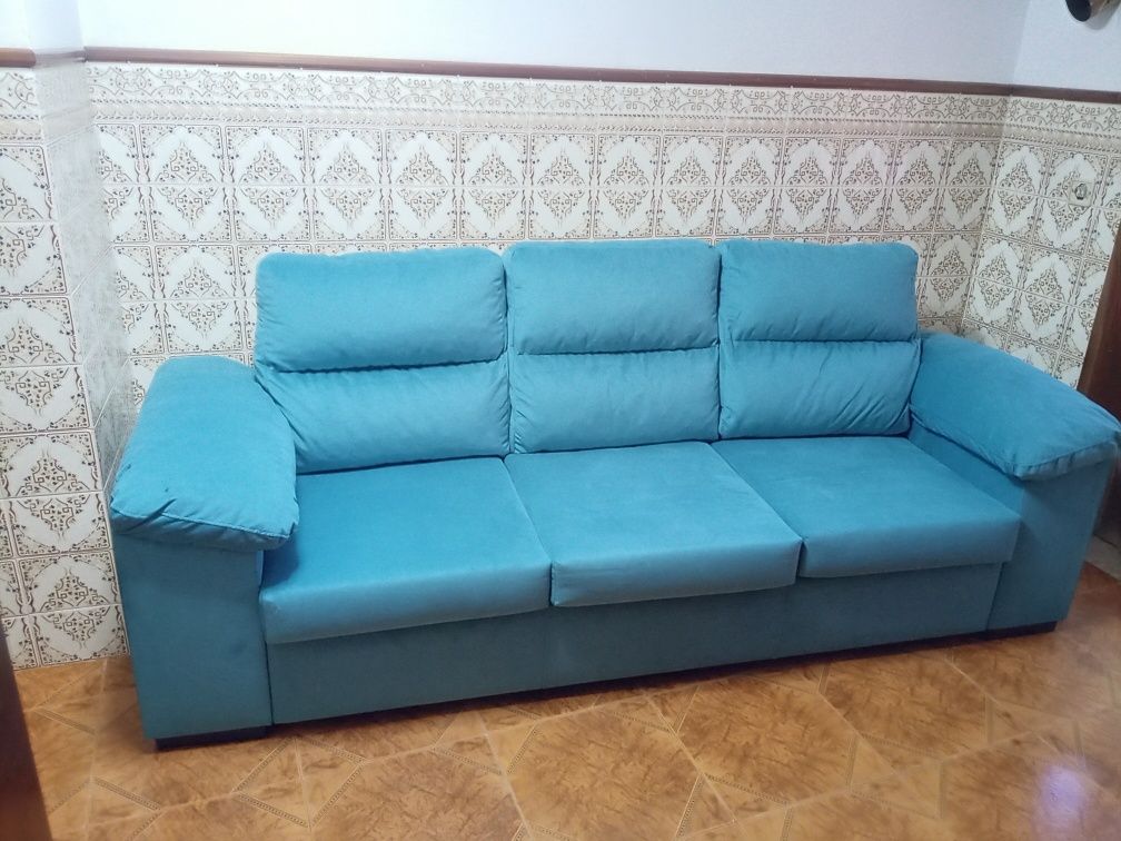 Sofá novo 3 lugares