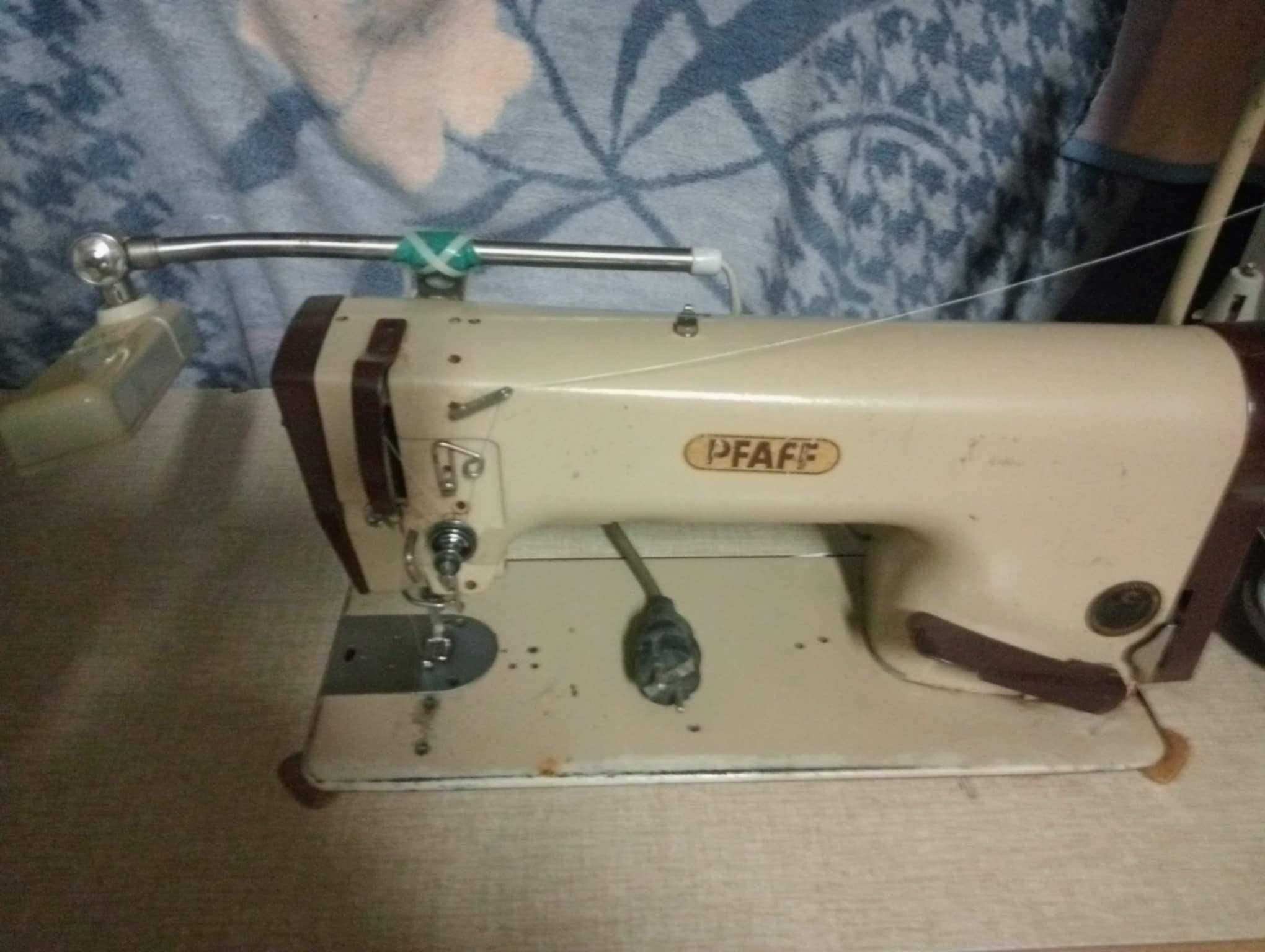 Maquina de costura profissional  PFAFF