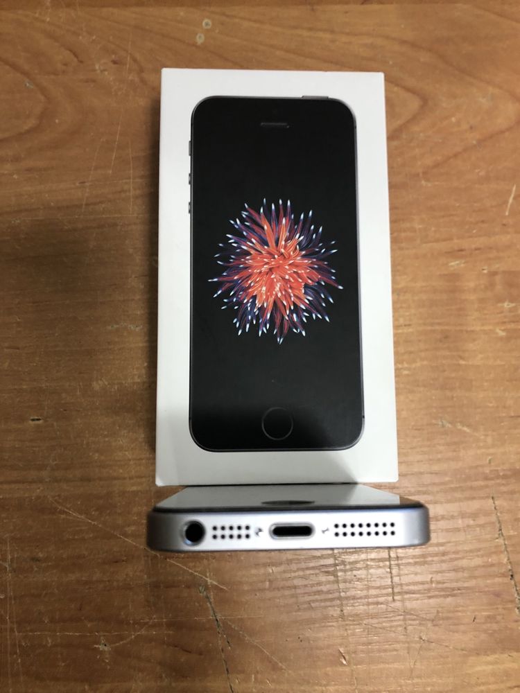 iPhone SE 16 Gb Space Gray