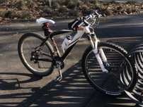 Bicicleta em carbono ktm