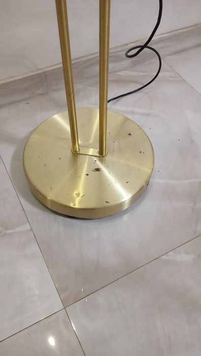 Lampa stojąca złota z regulacją światła