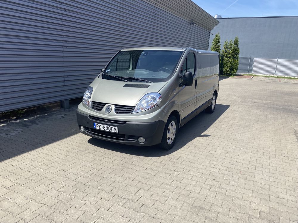 Wynajem Wypożyczenie Busa Dostawczego RENAULT TRAFIC LONG