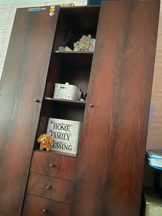 Шафа. Шкаф з двома дверками