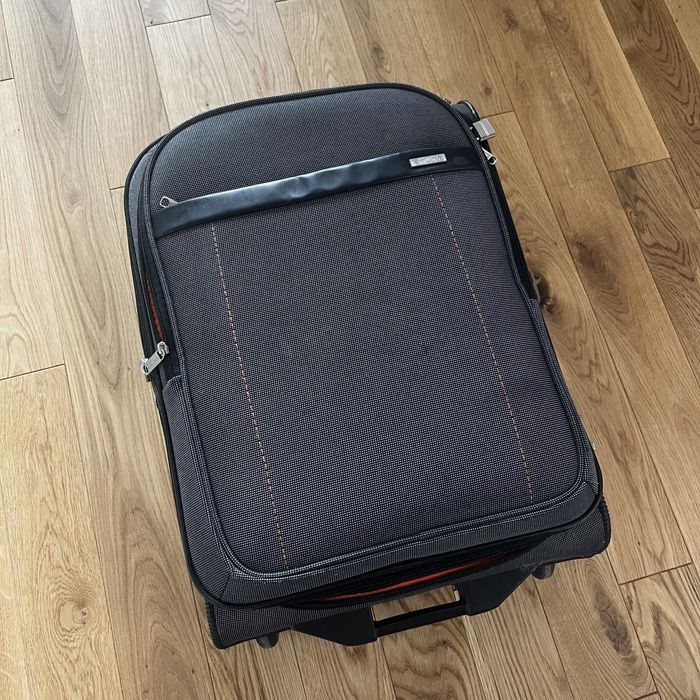 Дорожный чемодан 50x35x35