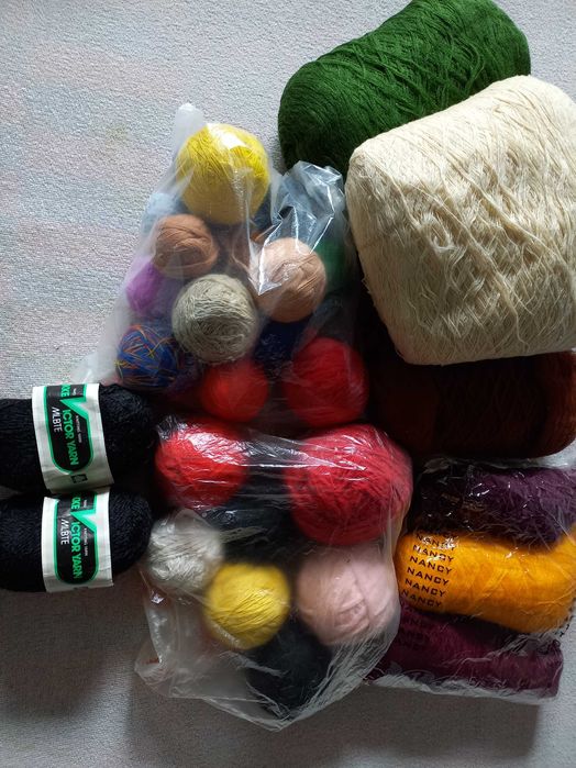 Нити ( пряжа для вязания