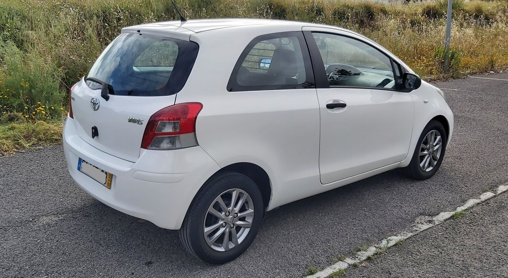 Toyota yaris 1.4D 2lug. 2012 C/IVA