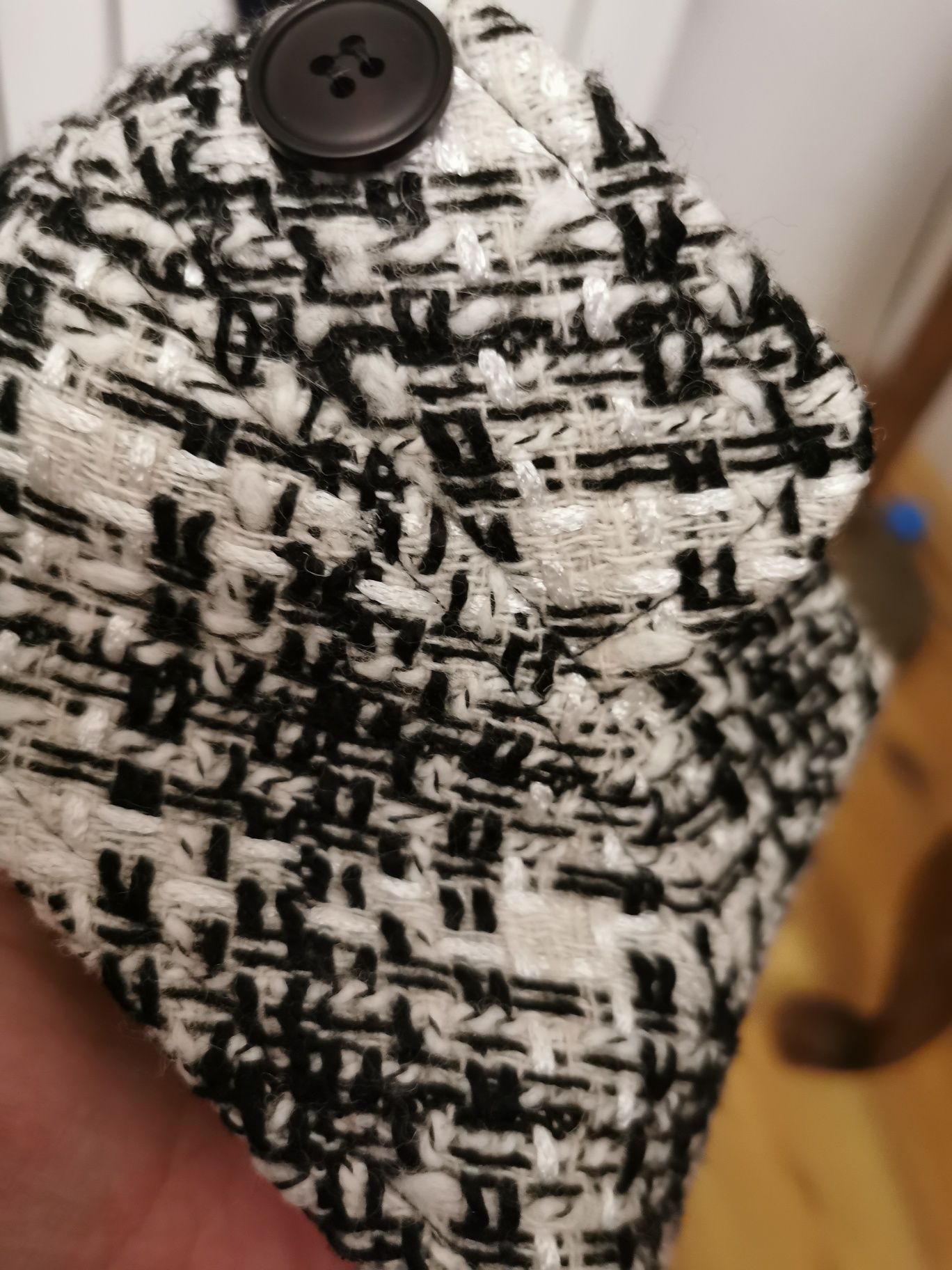 Wełniana sukienka boucle M
