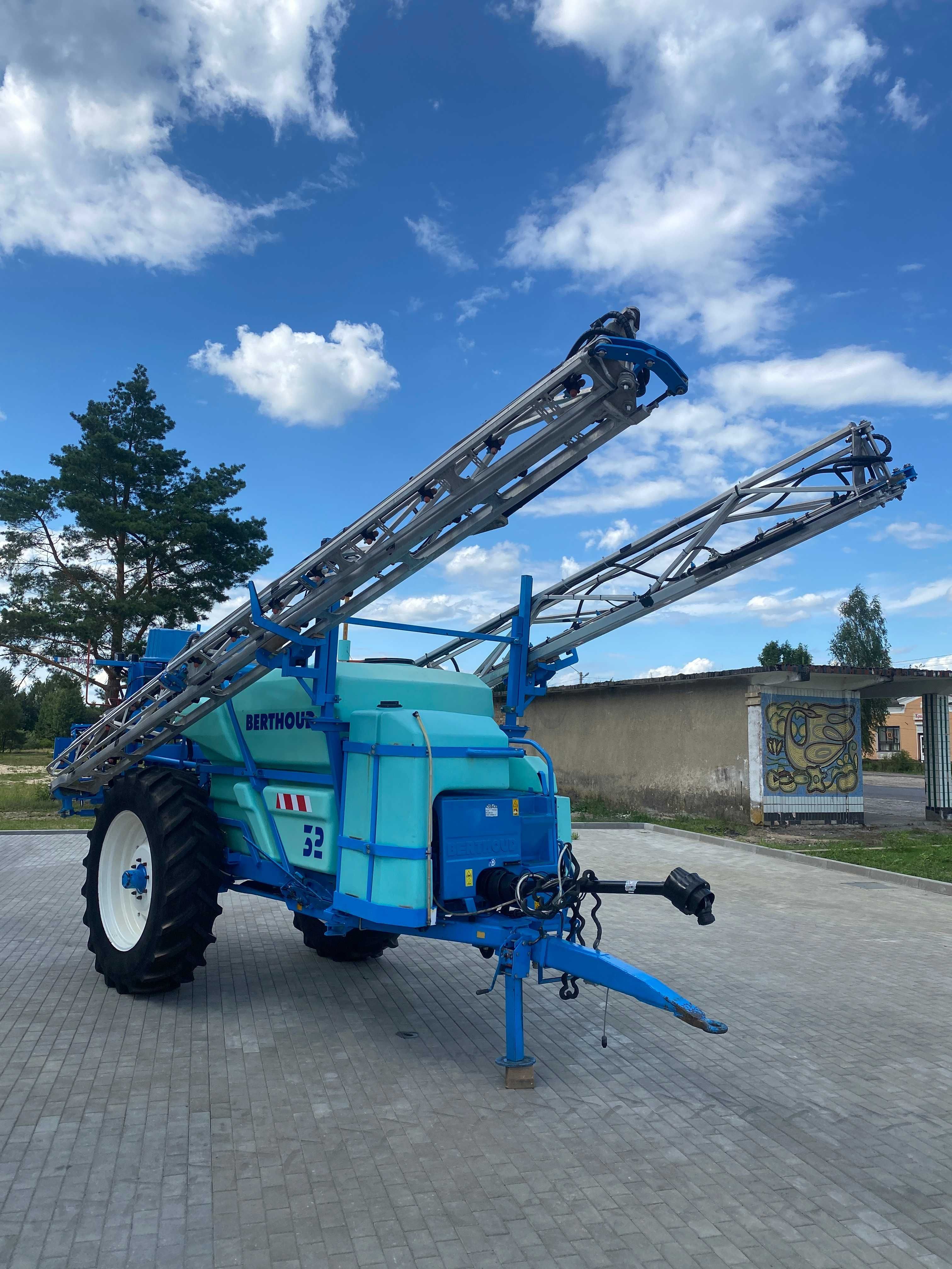 Оприскувач Berthoud Major 3200л