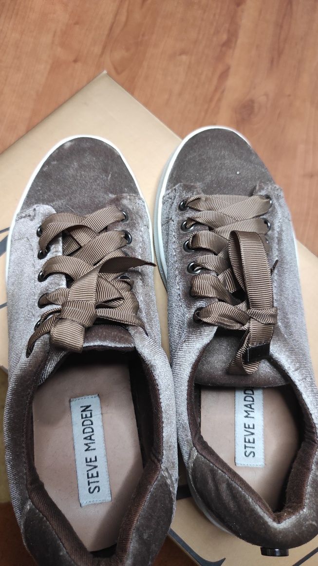 Велюровые кеды сникерсы от steve madden, размер 36