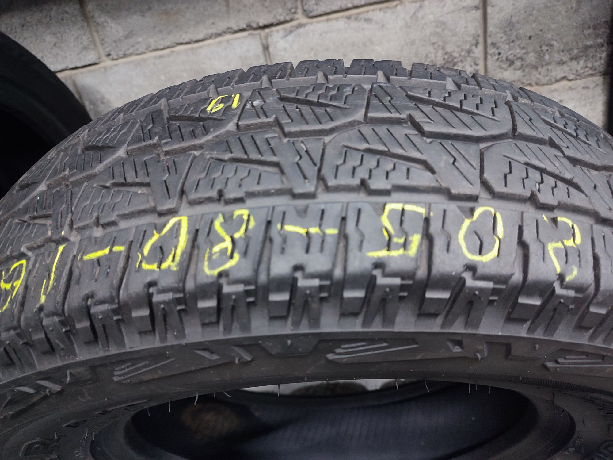 Всесезонні шини 205/80 R16 (104T) BRIDGESTONE