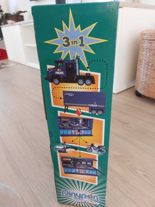 Vendo pinypon polícia