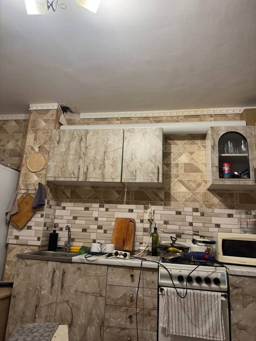 Продам срочно кухню в хорошем состоянии 210см. Только самовывоз. Торг